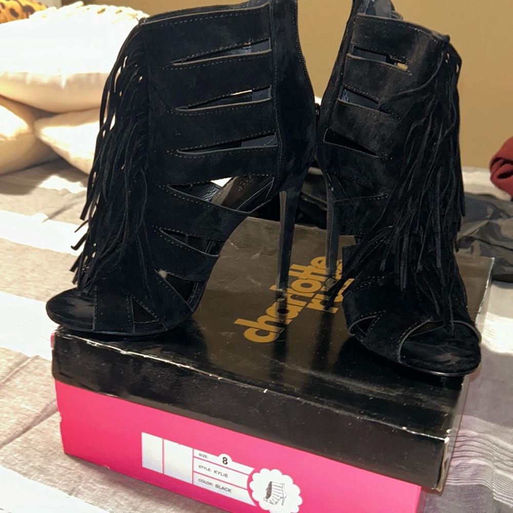 Size 8 black heels
